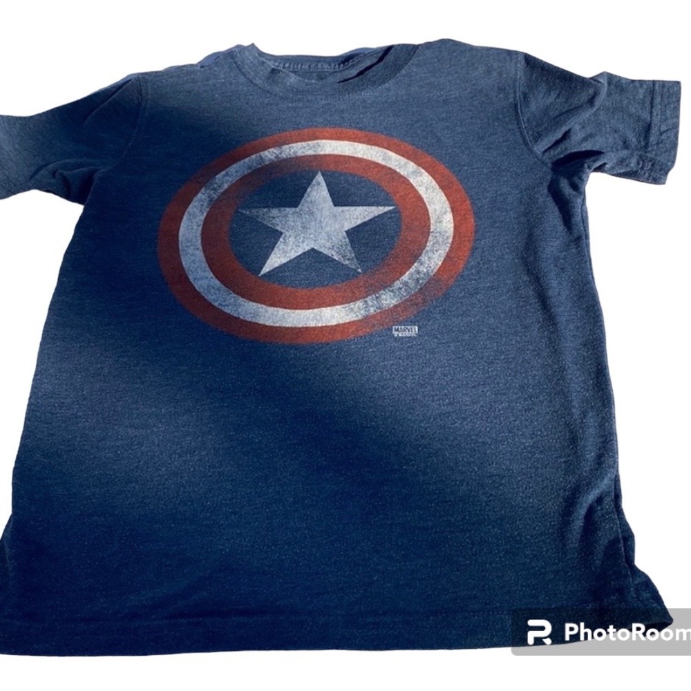 Marvel Captain America Disney  T-shirt distressed. Tag is wearing off